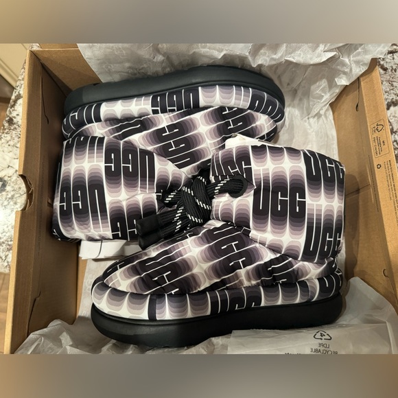 UGG Booties 🖤 - Picture 2 of 9